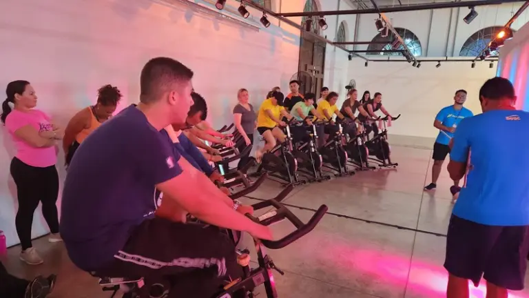 ShoppingSantaÚrsula participa do Dia do Desafio com ação gratuita de ciclismo interativo