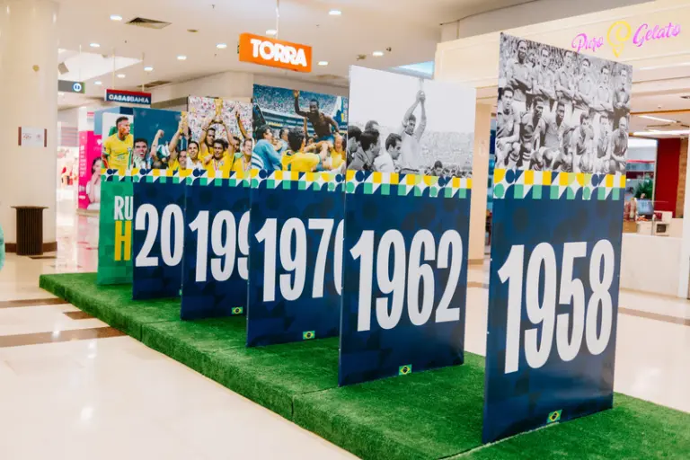Novo Shopping entra no clima da Copa e cria espaço para troca de figurinhas