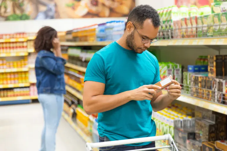 Letras miúdas: o que você precisa conferir no rótulo antes de comprar