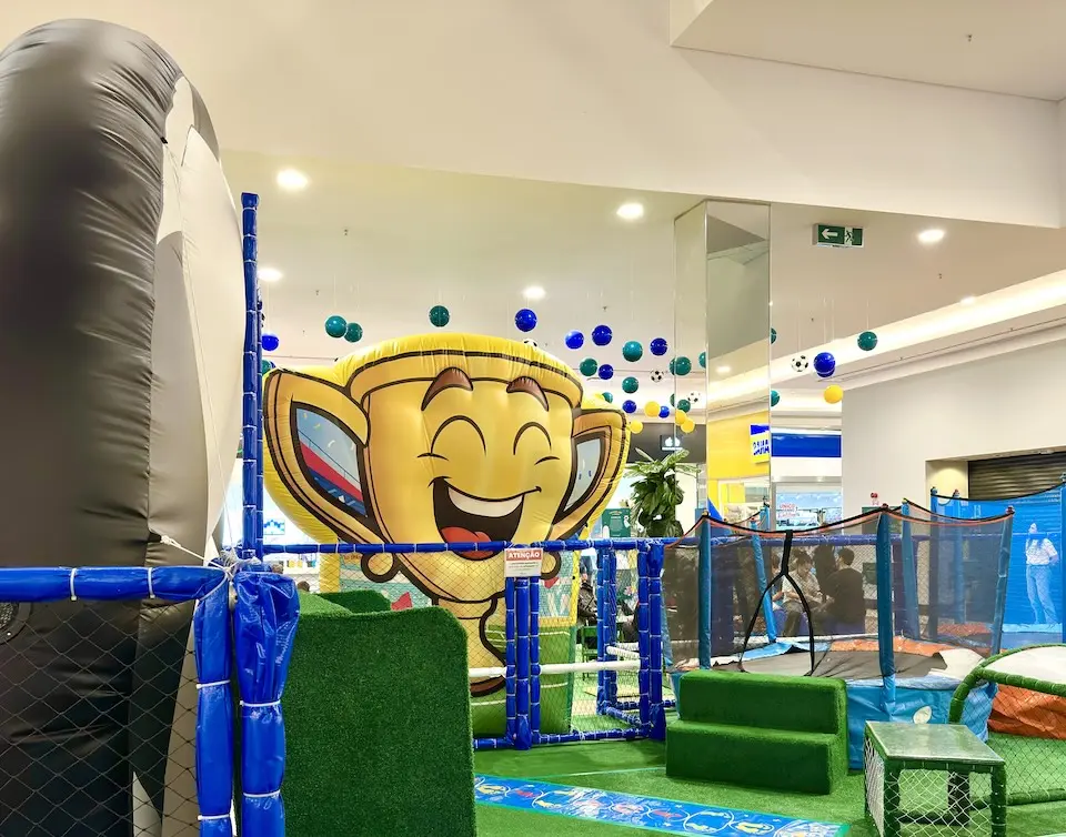 RibeirãoShopping inaugura atração infantil inspirada no universo do futebol
