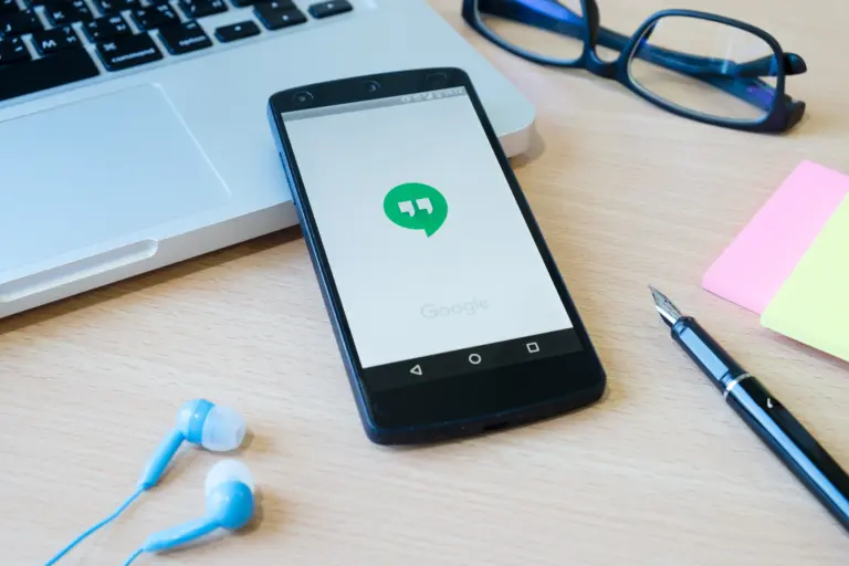 O WhatsApp virou o novo escritório e acende alerta sobre produtividade e saúde mental