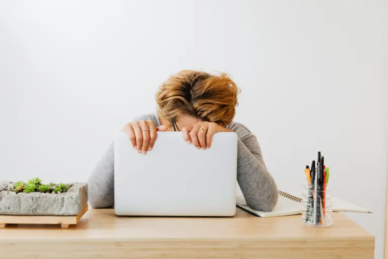 Redes sociais: como elas podem impactar a saúde mental? 