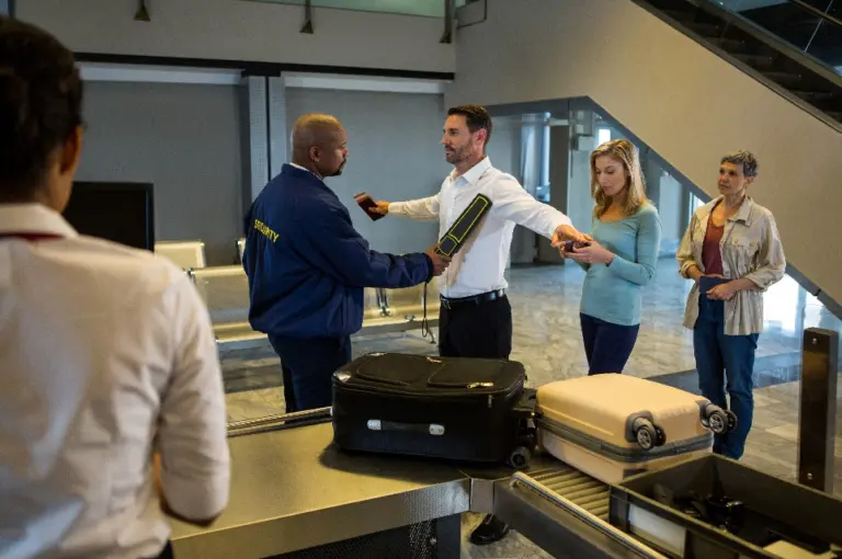 EUA lançam projeto-piloto para acelerar emissão de vistos de turismo e negócios mediante taxa adicional