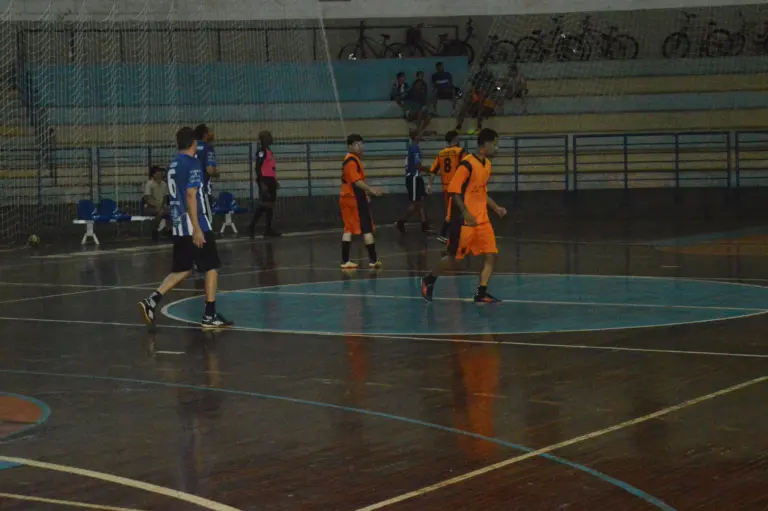Emoção define reta final da 1ª fase da 42ª Taça Guaíra de Futsal