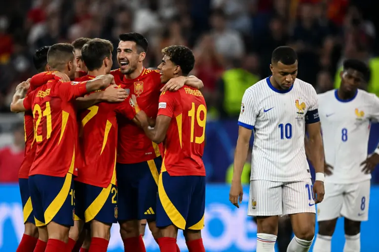 Espanha elimina a França e vai à final da Copa; Inglaterra e Argentina decidem última vaga