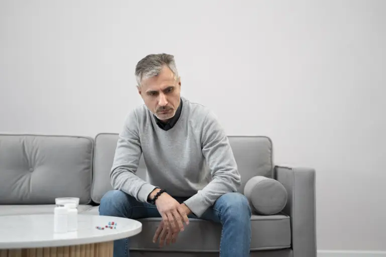 Andropausa existe? No Dia Nacional do Homem, urologista explica quando a queda da testosterona merece atenção