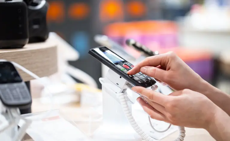 Com maior consumo de conteúdo em tempo real, varejo de smartphones registra aumento da demanda durante a copa