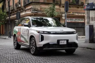 Veículo elétrico da GAC utilizado pela equipe da Xinhua durante a cobertura da Copa do Mundo no México