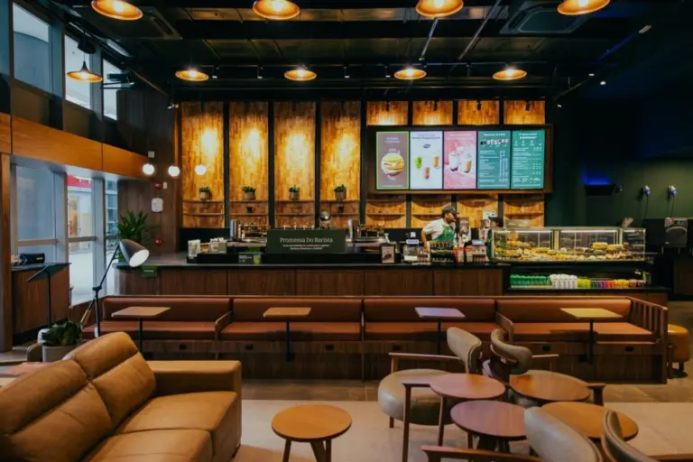 Starbucks avança em São Paulo com a inauguração de novas lojas em bairros estratégicos