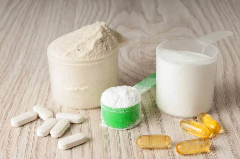 Suplementos: quando fazem sentido, quando não funcionam e quando viram desperdício