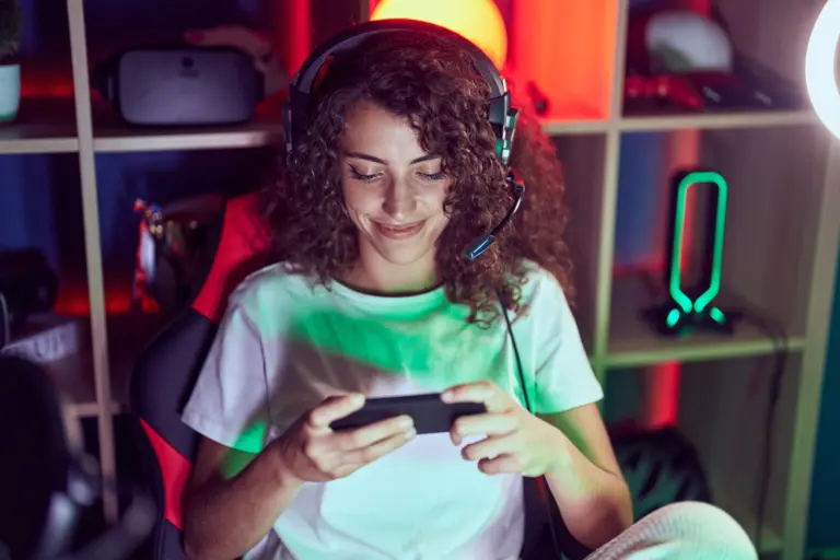 Jogos online dominam o entretenimento digital, mas problemas de conexão ainda frustram brasileiros