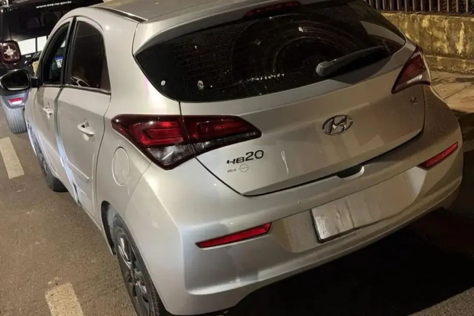 Hyundai HB20 apreendido durante ocorrência de furto em condomínio de Guaíra