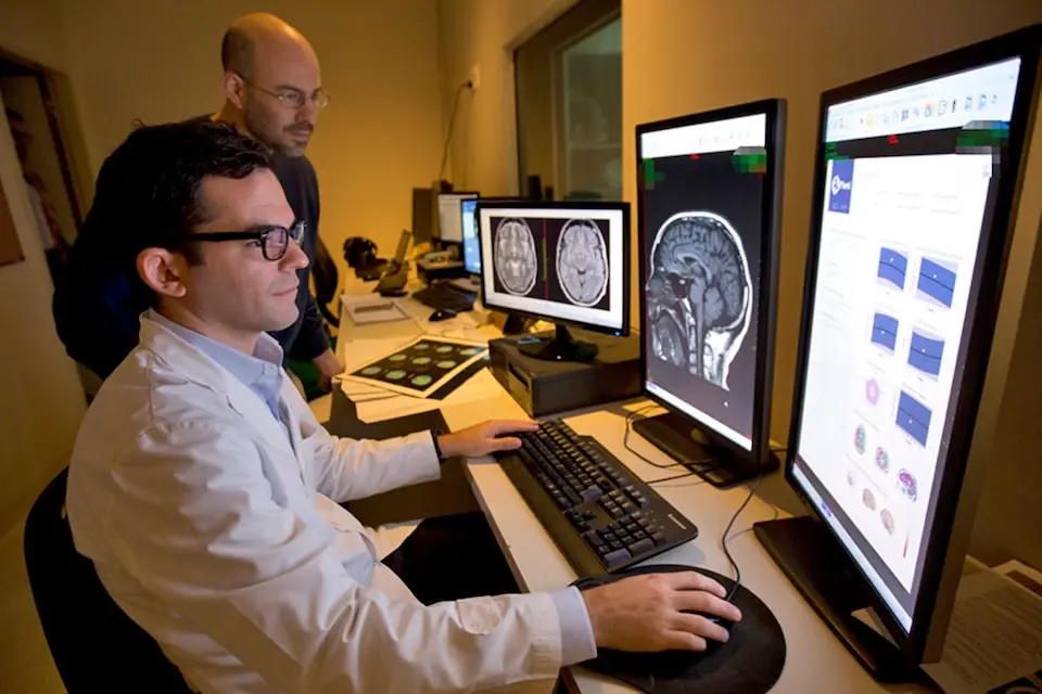 Mauricio Farez neurologista CEO e cofundador da Entelai
