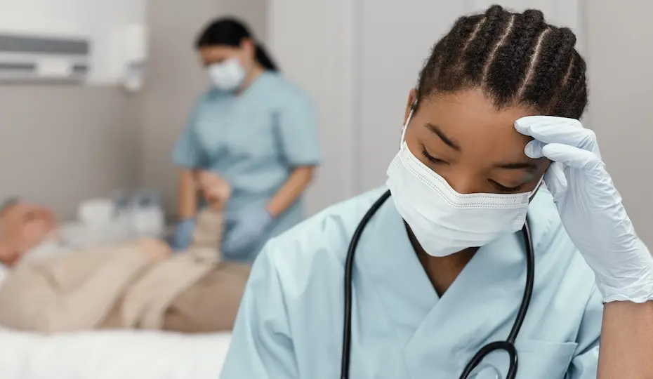 Profissional de enfermagem em ambiente hospitalar