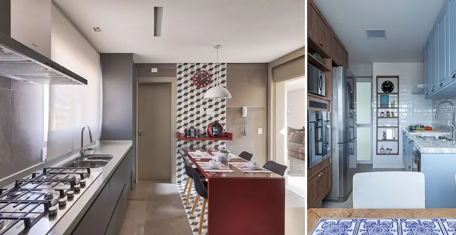 cozinha estreita com bancada cinza, ilha vermelha para refeições e parede com revestimento geométrico