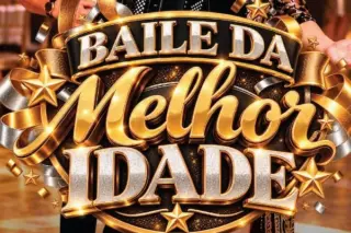 Letreiro dourado com o texto 'Baile da Melhor Idade' sobre fundo festivo com luzes e pessoas desfocadas