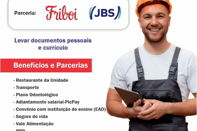 Homem sorridente com capacete laranja e macacão segurando um tablet ao lado de cartaz com logos Friboi e JBS, título 'Feirão de Empregos em Barretos' e lista de benefícios